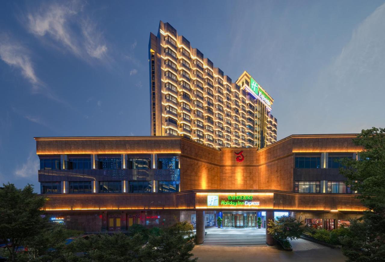 Holiday Inn Express Nanchang Bayi Square, An Ihg Hotel Exterior photo